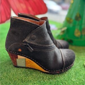 Art & Co Women's Black Suede Wedge Ankle Boots